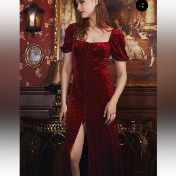 Lait Collection 🌹 Riley Front Slit Velvet Midi Dress ♥️ - Picture 4 of 5